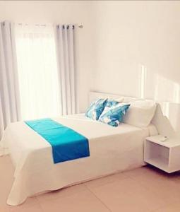 Letto o letti in una camera di 3bed villa with private pool and rooftop with a sea view in flic-en-flac, Mauritius