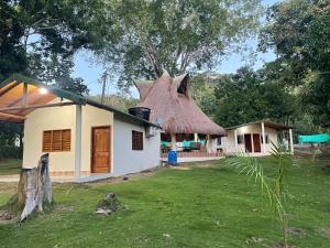 Budova, kde se chata nachází