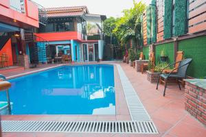 Bazén v ubytování Vientiane Ruby Riverside Hotel nebo v jeho okolí