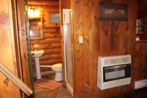 Ένα μπάνιο στο Hominy Ridge Cabins and Gift Shop +151 φωτογραφίες