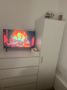 TV a/nebo společenská místnost v ubytování Apartman Kraljice Natalije