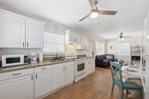 Gallery image of Clearwater 2BR Home Private Fire Pit, Hammock & Grill 10 Min to Beach in Clearwater