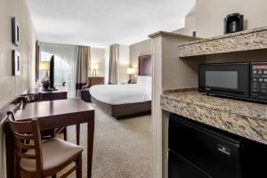 Køkken eller tekøkken på Comfort Suites Sumter near Shaw AFB