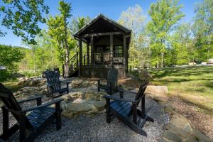 Zahrada ubytování Tiny Home Firepit BBQ Fishing Willow Cabin + 22 fotografií