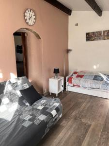 Postel nebo postele na pokoji v ubytování Côté de jissiere + 3 fotografie