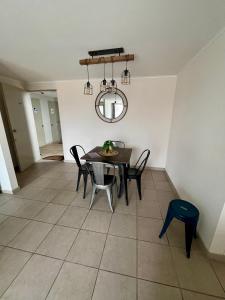 Istumisnurk majutusasutuses Departamento Arriendo Diario