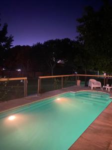 Bazén v ubytování Cabaña Los Angeles nebo v jeho okolí