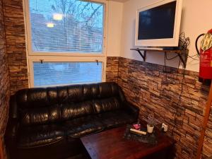 Μια τηλεόραση ή/και κέντρο ψυχαγωγίας στο Rena