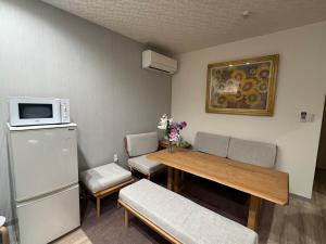 Nhà bếp/bếp nhỏ tại IROHA彩叶三室一厅独栋小楼民宿with direct access from Kansai Airport!