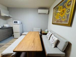 Nhà bếp/bếp nhỏ tại IROHA彩叶三室一厅独栋小楼民宿with direct access from Kansai Airport!