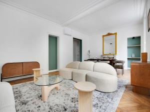 Χώρος καθιστικού στο Very elegant apartment 3BDR 6P - Mairie de Neuilly