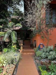 บ้านยุ้งฮีลล์รีสอร์ท Baan Yung Hill Resort外面的花园