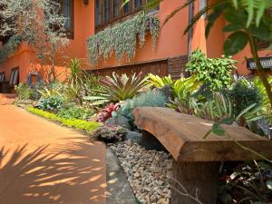 บ้านยุ้งฮีลล์รีสอร์ท Baan Yung Hill Resort外面的花园