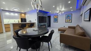 Kuchyň nebo kuchyňský kout v ubytování Beachfront Apartment in Luquillo at Sandy Hills