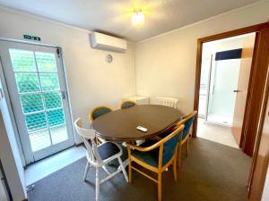 Fotografie z fotogalerie ubytování Browns Bay Olive Tree - Pet Friendly Family Apartment v Aucklandu
