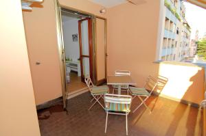 A balcony or terrace at B&B Nonna Roma