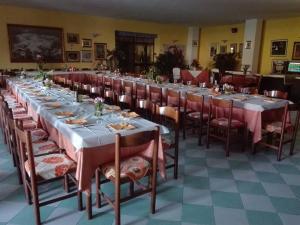Un restaurant sau alt loc unde se poate mânca la Hotel Ebe