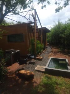 Κήπος έξω από το Hartbeest Bush Lodge 4
