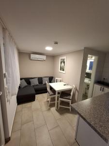 Ferienbungalows am Wolziger See的休息区