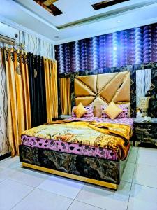 Fotografie z fotogalerie ubytování Royal Galaxy guest House v destinaci Lahore