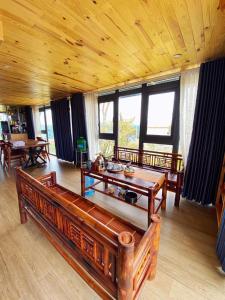 Posezení v ubytování Đồi Mây Homestay Bảo Lộc