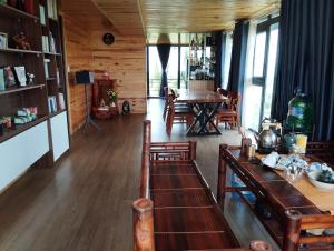 Posezení v ubytování Đồi Mây Homestay Bảo Lộc