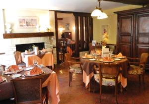 Gallery image of Hotel Restaurant Le Cygne in Conches-en-Ouche