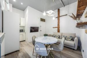 Küche/Küchenzeile in der Unterkunft MyHouseSpain - Great apartment 6 PAX MADRID CITY CENTER