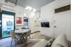 Küche/Küchenzeile in der Unterkunft MyHouseSpain - Great apartment 6 PAX MADRID CITY CENTER