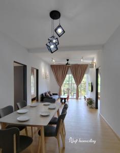 Posezení v ubytování MujiStyle Brinchang Emerald Apartment Cameron 8 guests 2 car park 3bedrooms