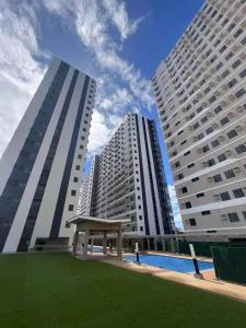 Bazén v ubytování 642 - Quiet & secured condo in Cavite with HI speed WIFI nebo v jeho okolí