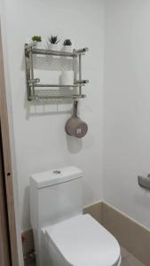 Koupelna v ubytování 642 - Quiet & secured condo in Cavite with HI speed WIFI