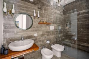 Bilik mandi di Blu House +24 gambar