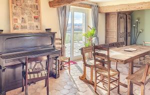 Fotografie z fotogalerie ubytování Stunning Home In Cricqueville En Bessin v destinaci Cricqueville-en-Bessin