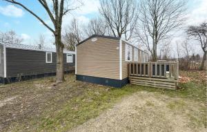 O edifício em que o camping se localiza