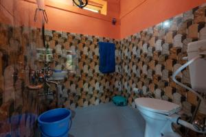 Koupelna v ubytování Whispering Pines Cottages Cabin by Bastiat Stays + 83 fotografií