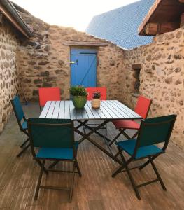 Patio atau area outdoor lain di Gîte Chez Pyero