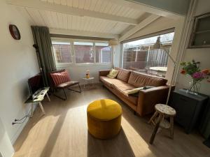 Posezení v ubytování Huisje56