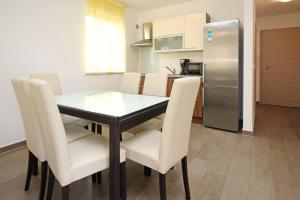 Kuchyň nebo kuchyňský kout v ubytování Apartments Smojver Stipe
