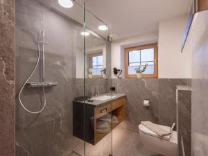 Kupatilo u objektu Hotel Ritterhof Ellmau
