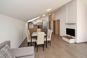 Kuchyň nebo kuchyňský kout v ubytování Apartments Smojver Stipe