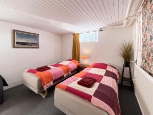 Postel nebo postele na pokoji v ubytování Lantligt gästrum med gratis wifi & bastu