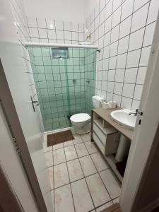 Et badeværelse på Casa em condomínio