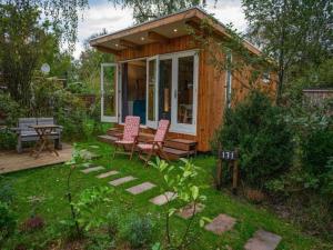 Κήπος έξω από το Charming Chalet in Sint Maartenszee