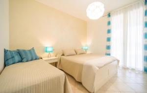 Φωτογραφία από το άλμπουμ του Queen's Bay σε Porto Palo