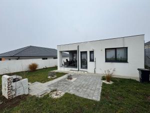 Budova, kde se vila nachází