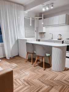 Η κουζίνα ή μικρή κουζίνα στο Brown