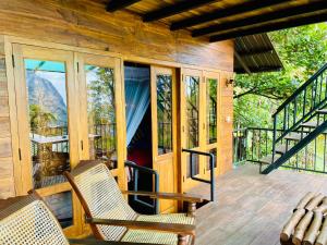 Balkón nebo terasa v ubytování Madushanka Resort