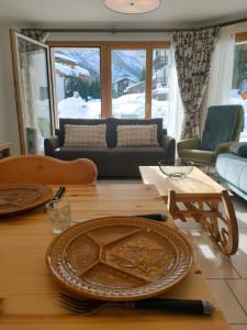 Posezení v ubytování Studio au pied de la télécabine, SaastalCards Saas-Fee