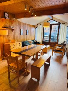 Χώρος καθιστικού στο Front de Neige de St Martin de Belleville - Appartement 60 m2 - 8 personnes - Residence Les Murgers